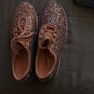 Pink sparkle tennis shoes